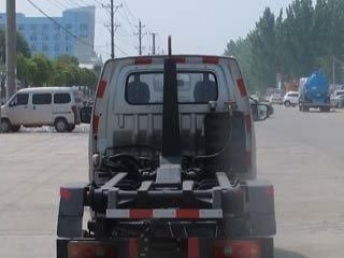 圖長(zhǎng)安勾臂垃圾車廠家直銷與武漢汽車改裝油罐車服務(wù)