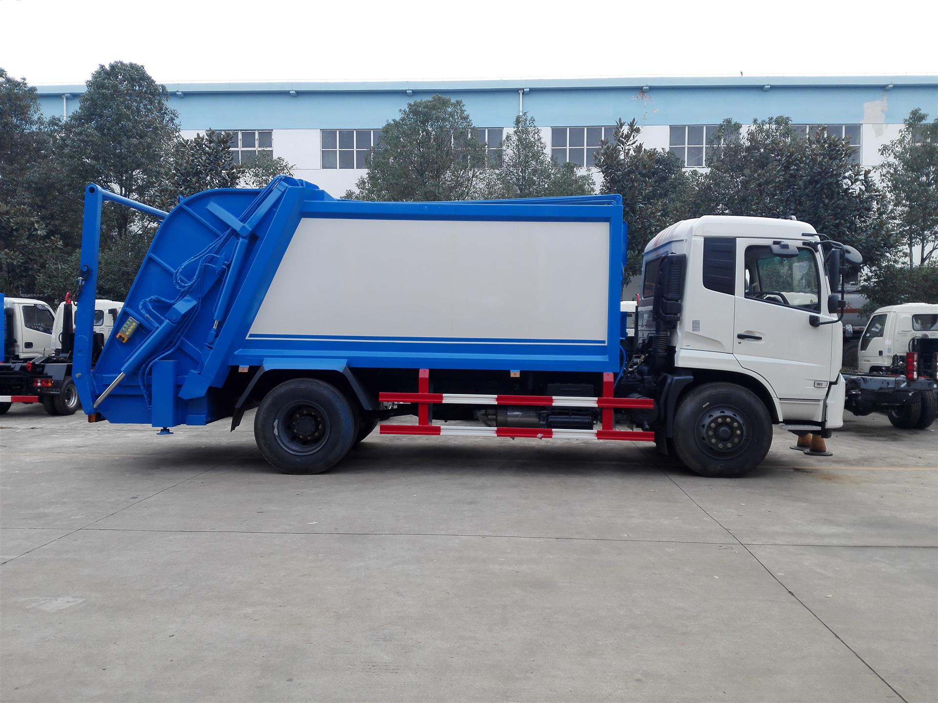 醫(yī)療垃圾轉(zhuǎn)運(yùn)車 守護(hù)安全，廠家直銷值得信賴